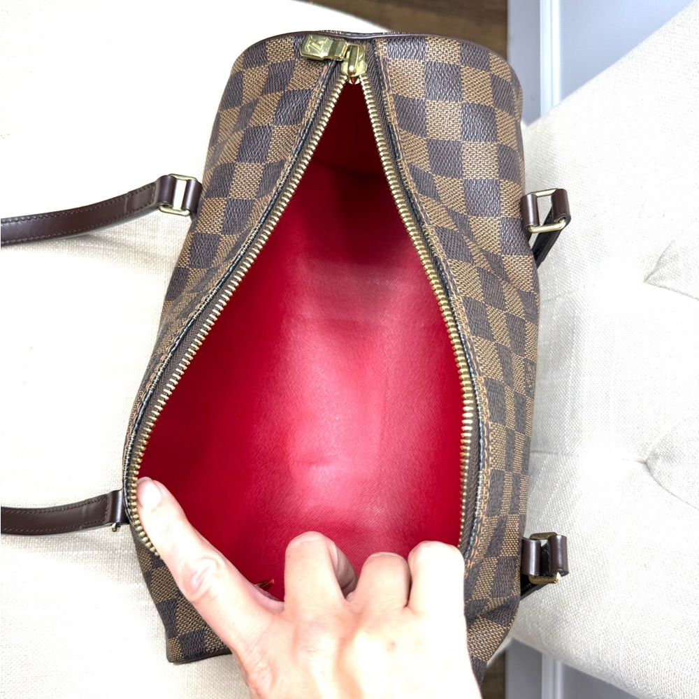 Authentic Louis Vuitton Papillon 30 Damier Ebene
N51303 brown with mini pouch - Picture 10 of 16